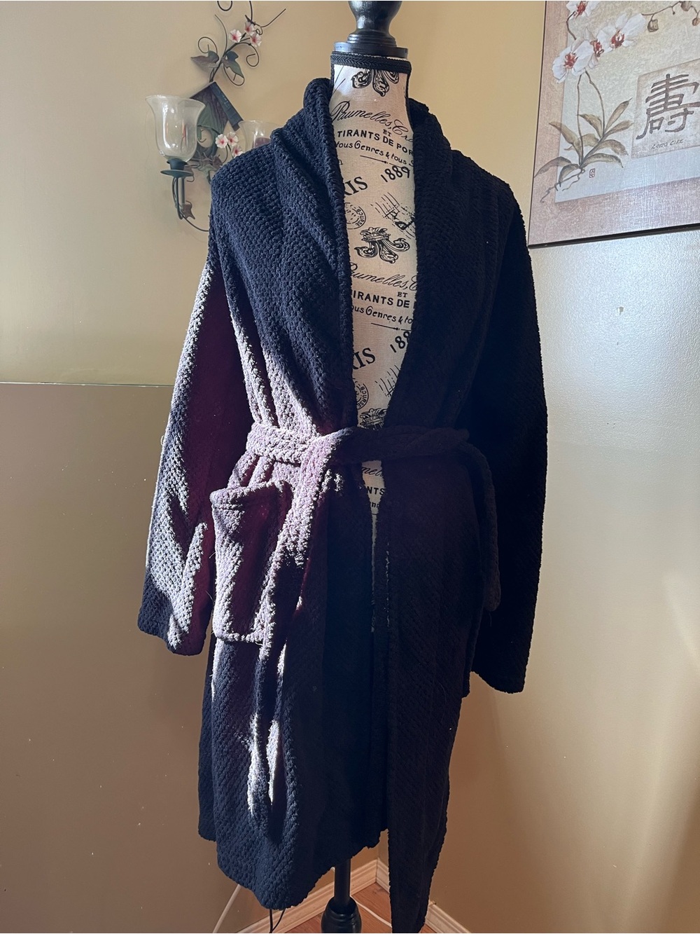 Ardene Women's Black Plush Robe